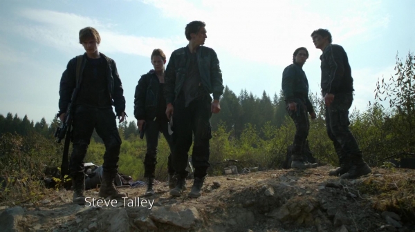 The 100 Many Happy Returns Season Two Episode Four-927
