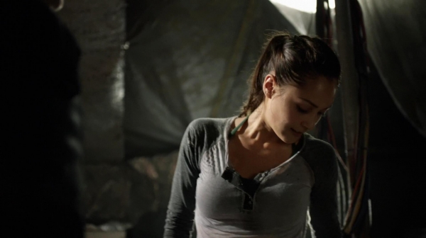 The 100 Many Happy Returns Season Two Episode Four-813
