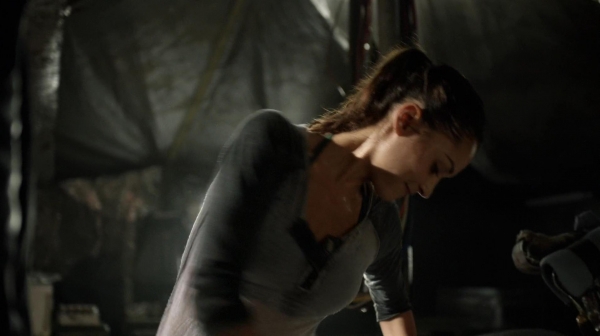 The 100 Many Happy Returns Season Two Episode Four-812
