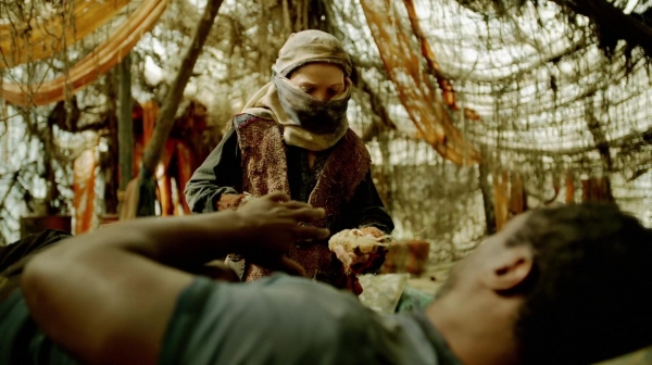 The 100 Many Happy Returns Season Two Episode Four-767
