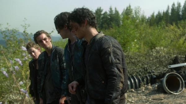 The 100 Many Happy Returns Season Two Episode Four-620
