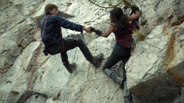 The 100 Many Happy Returns Season Two Episode Four-612
