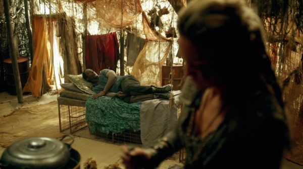 The 100 Many Happy Returns Season Two Episode Four-513
