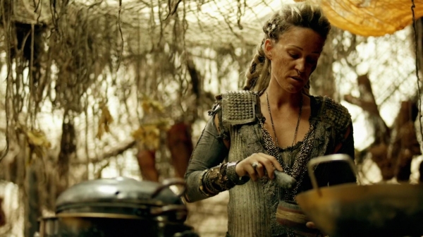 The 100 Many Happy Returns Season Two Episode Four-504
