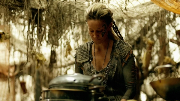The 100 Many Happy Returns Season Two Episode Four-479
