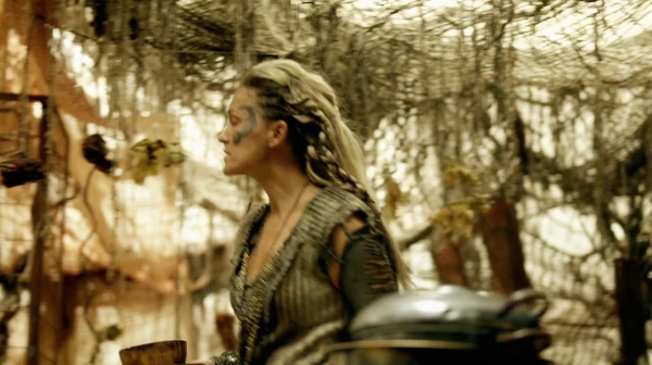 The 100 Many Happy Returns Season Two Episode Four-477
