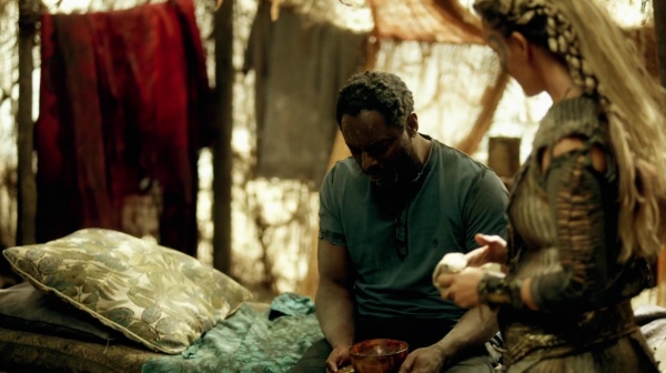 The 100 Many Happy Returns Season Two Episode Four-451
