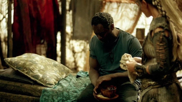 The 100 Many Happy Returns Season Two Episode Four-450
