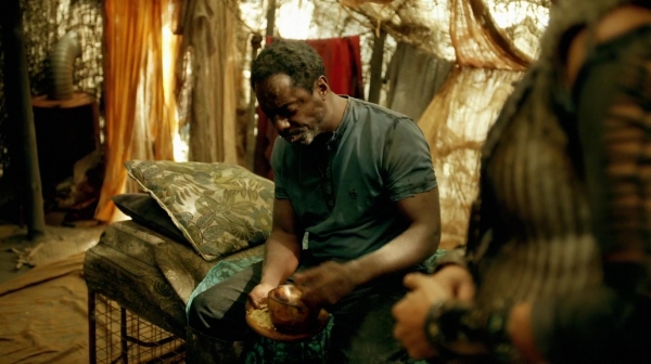 The 100 Many Happy Returns Season Two Episode Four-439
