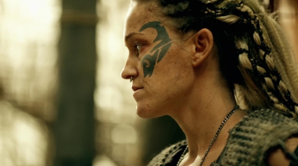 The 100 Many Happy Returns Season Two Episode Four-431
