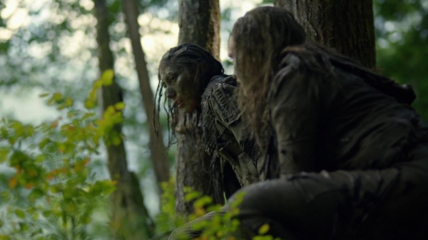 The 100 Many Happy Returns Season Two Episode Four-273
