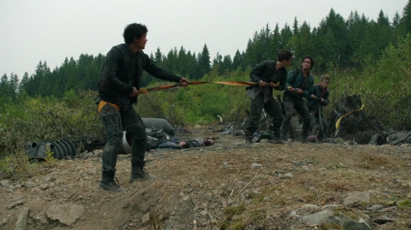 The 100 Many Happy Returns Season Two Episode Four-233
