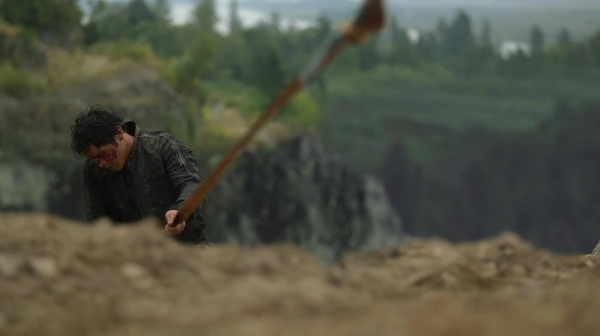 The 100 Many Happy Returns Season Two Episode Four-225
