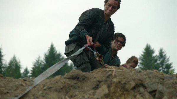 The 100 Many Happy Returns Season Two Episode Four-217
