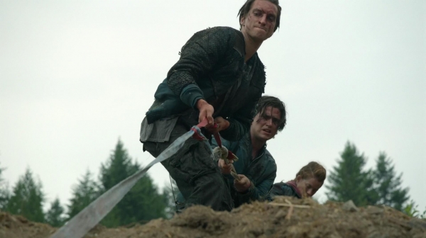The 100 Many Happy Returns Season Two Episode Four-216
