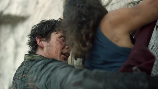 The 100 Many Happy Returns Season Two Episode Four-188
