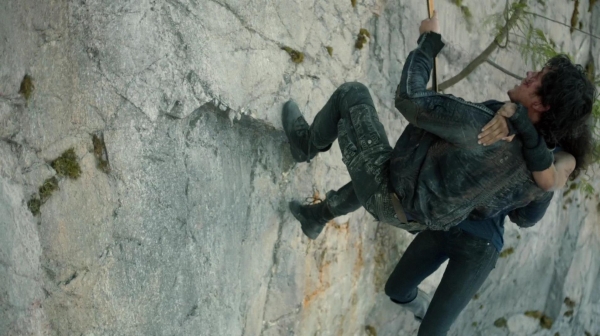 The 100 Many Happy Returns Season Two Episode Four-166
