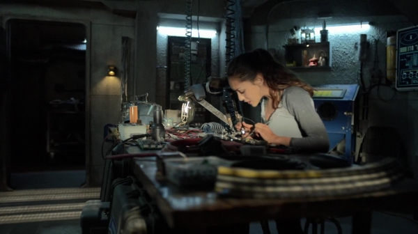 The 100 Many Happy Returns Season Two Episode Four-163
