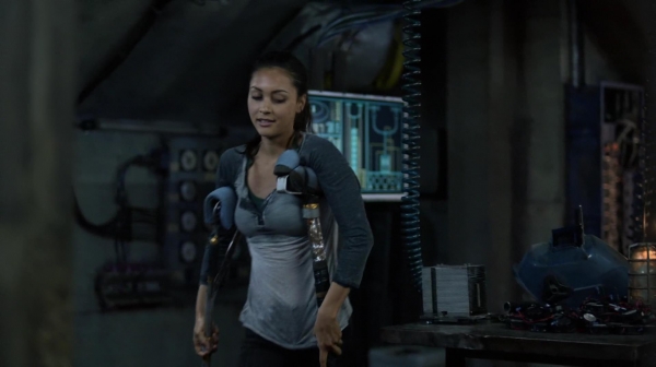 The 100 Many Happy Returns Season Two Episode Four-138
