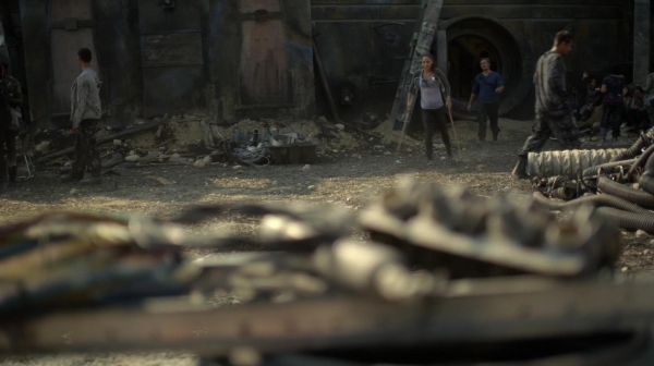 The 100 Many Happy Returns Season Two Episode Four-131
