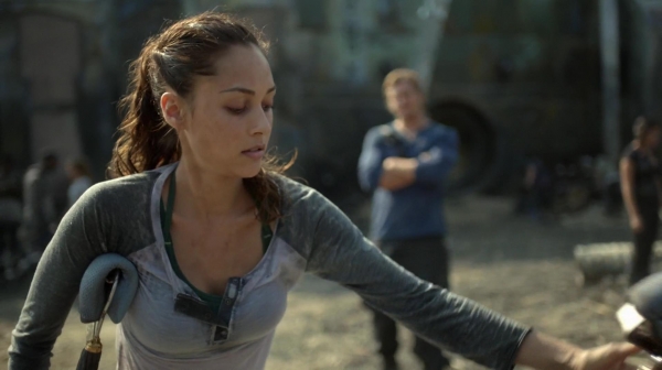 The 100 Many Happy Returns Season Two Episode Four-123
