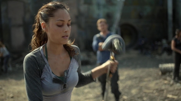 The 100 Many Happy Returns Season Two Episode Four-121
