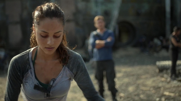 The 100 Many Happy Returns Season Two Episode Four-120
