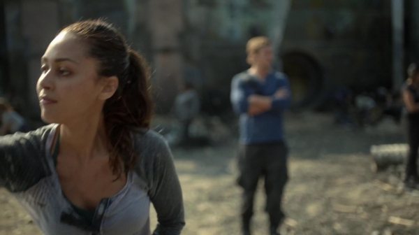The 100 Many Happy Returns Season Two Episode Four-119
