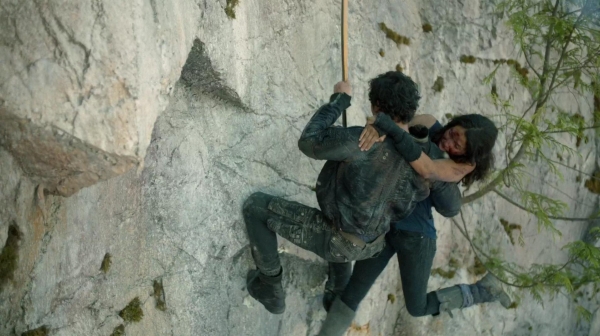 The 100 Many Happy Returns Season Two Episode Four-53

