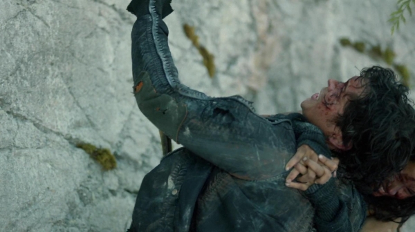 The 100 Many Happy Returns Season Two Episode Four-9
