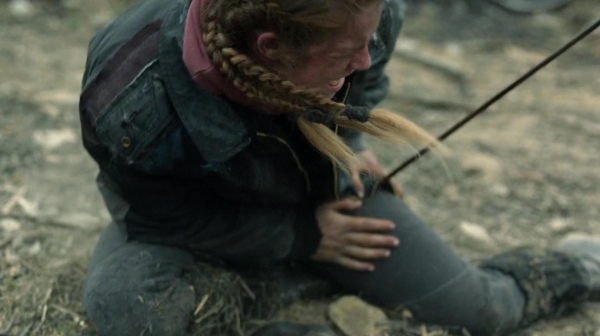 The 100 Many Happy Returns Season Two Episode Four-6
