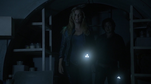 The Fog of War the 100 Season Two Episode Six-1217
