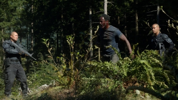 The Fog of War the 100 Season Two Episode Six-34
