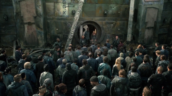 The 100 Long Into an Abyss Season Two Episode Seven-2200
