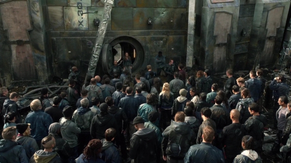 The 100 Long Into an Abyss Season Two Episode Seven-2111
