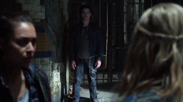 The 100 Season Two Episode Nine Remember Me-917
