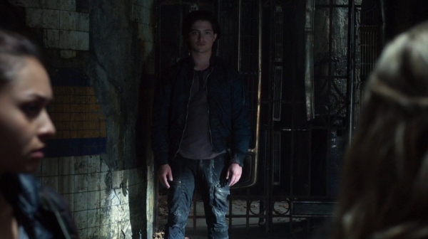 The 100 Season Two Episode Nine Remember Me-914

