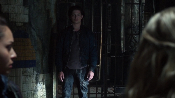 The 100 Season Two Episode Nine Remember Me-913
