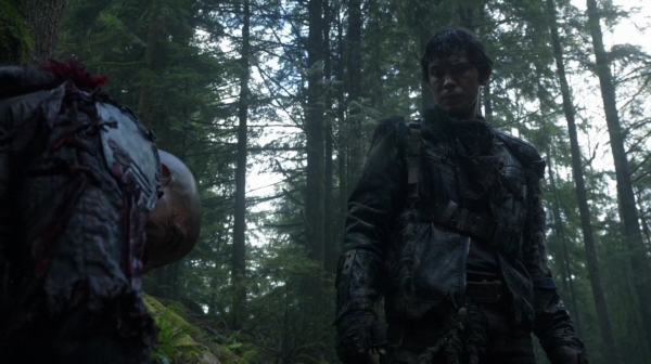The 100 Season 2 Episode 10 Survival Of The Fittest-722
