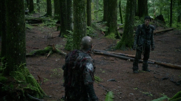 The 100 Season 2 Episode 10 Survival Of The Fittest-587
