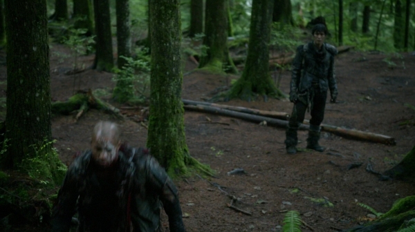 The 100 Season 2 Episode 10 Survival Of The Fittest-571
