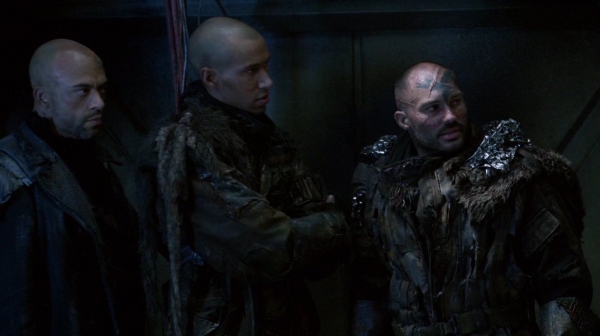 The 100 Season 2 Episode 10 Survival Of The Fittest-439
