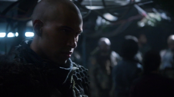 The 100 Season 2 Episode 10 Survival Of The Fittest-403
