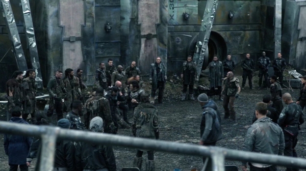 The 100 Season 2 Episode 10 Survival Of The Fittest-161

