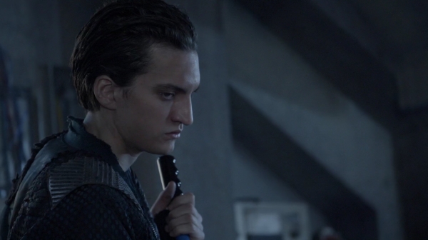 The 100 Season 2 Episode 10 Survival Of The Fittest-81
