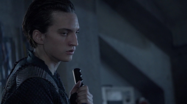 The 100 Season 2 Episode 10 Survival Of The Fittest-79

