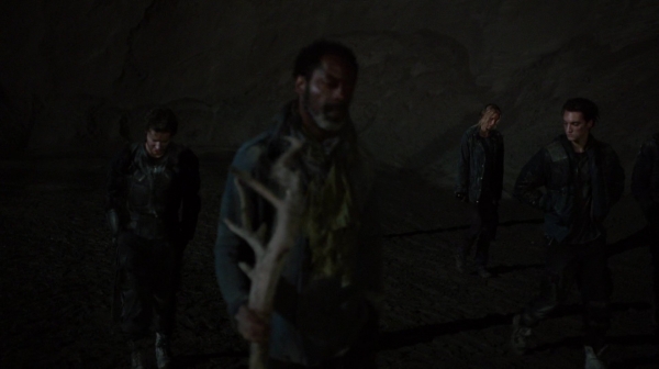 Bodyguard of Lies The 100 Season 2 Episode Fourteen-2072
