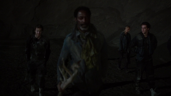 Bodyguard of Lies The 100 Season 2 Episode Fourteen-2071
