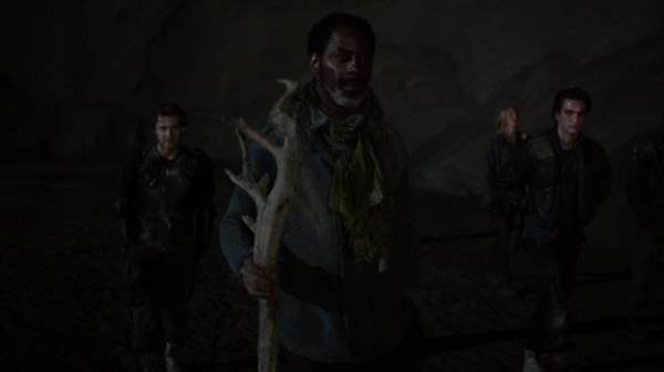 Bodyguard of Lies The 100 Season 2 Episode Fourteen-2070
