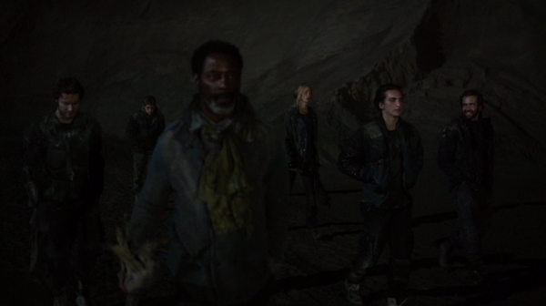 Bodyguard of Lies The 100 Season 2 Episode Fourteen-2065

